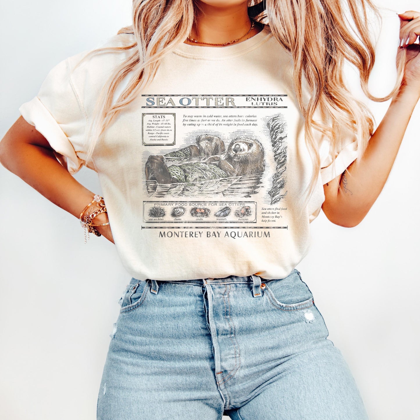 Vintage Sea Otter Graphic Tee – 90s Aquarium-Inspired Coastal Shirt, Distressed Retro Nature T-Shirt